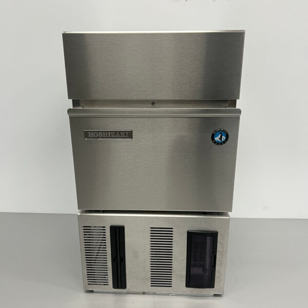 Stainless steel Hoshizaki IM-21CPE with 11.5 kg bunker Produces 25 kg per day 230V Catering