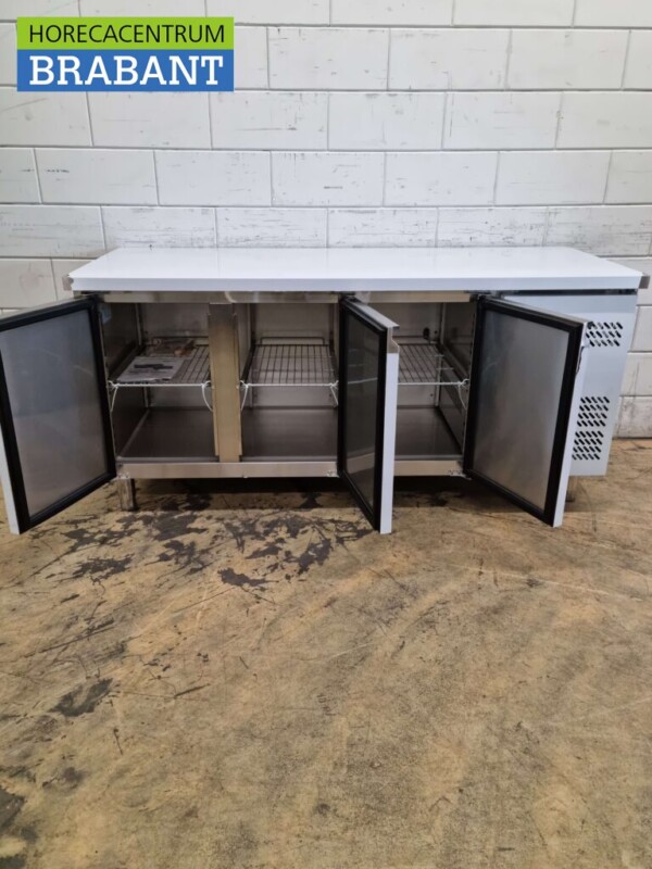 Stainless steel HCB Refrigerated Workbench 3 doors 179,5 cm 230V Horeca - Image 4