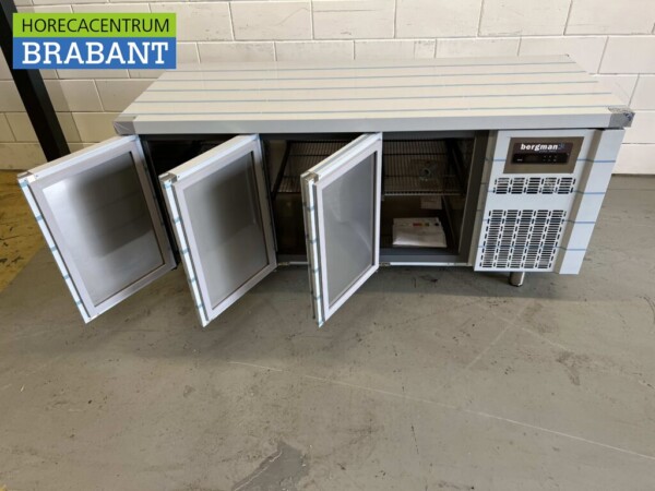 Stainless steel Coreco Premium refrigerated workbench 3 doors 1/1 gastronorm 179,5 cm Catering - Image 4