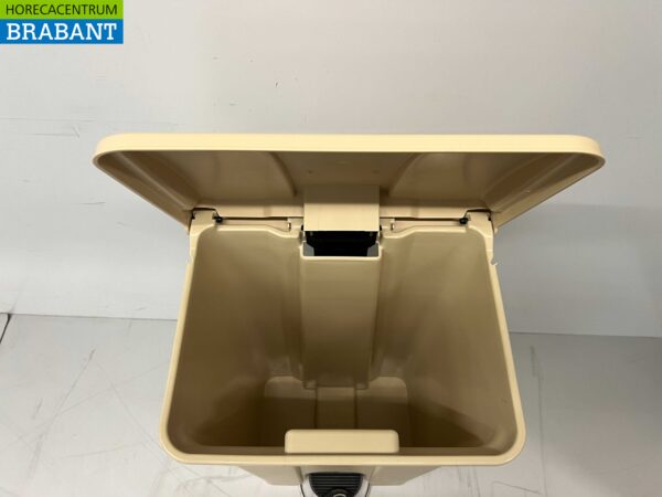 HCB Trash Bin Trash can 87.1 liters with foot pedal Catering - Image 4