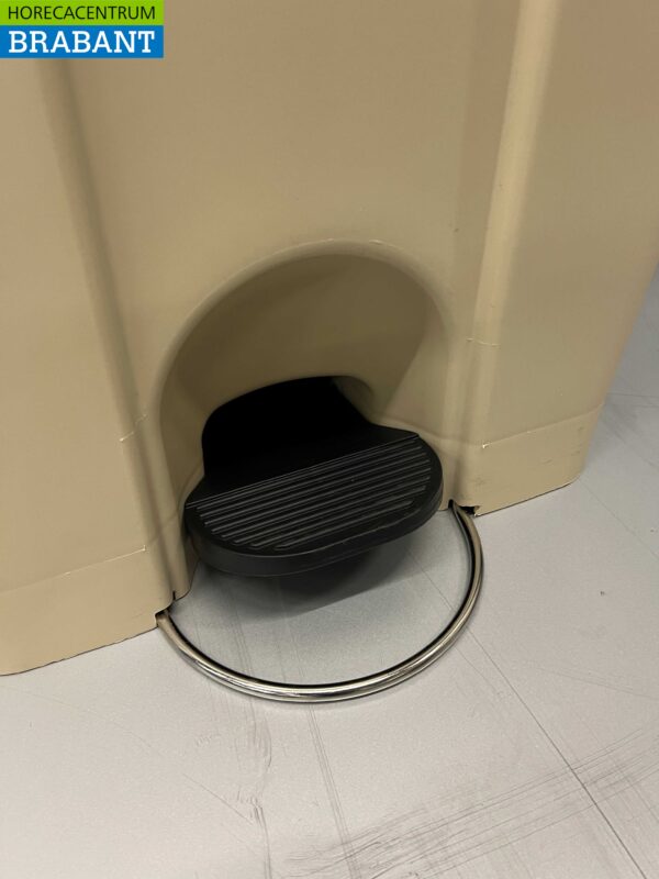 HCB Trash Bin Trash can 87.1 liters with foot pedal Catering - Image 5