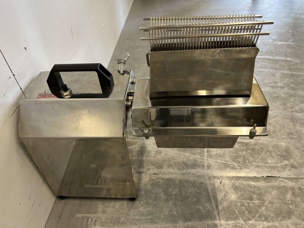 Stainless Steel Electric Meat Grinder Grinder 230V Butchery Catering - Image 3