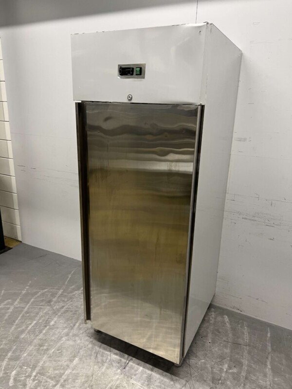 Stainless steel GGG Refrigerator Cooling 2/1 GN 600 liters 230V Catering - Image 2