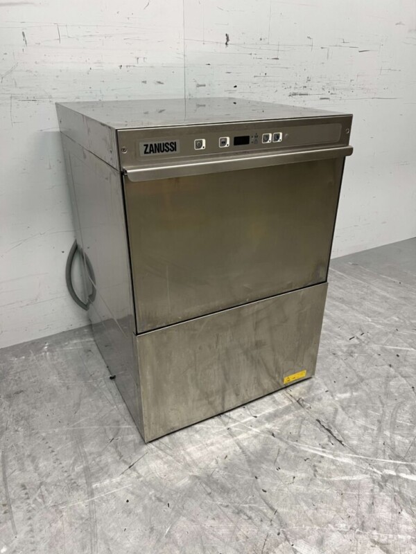 Stainless steel Zanussi NUC3 Dishwasher Dishwasher Front Loader 400V Catering - Image 2