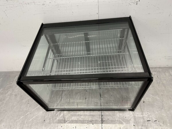 Luxury refrigerated display case Pastry case 120 liters 230V Horeca - Image 4