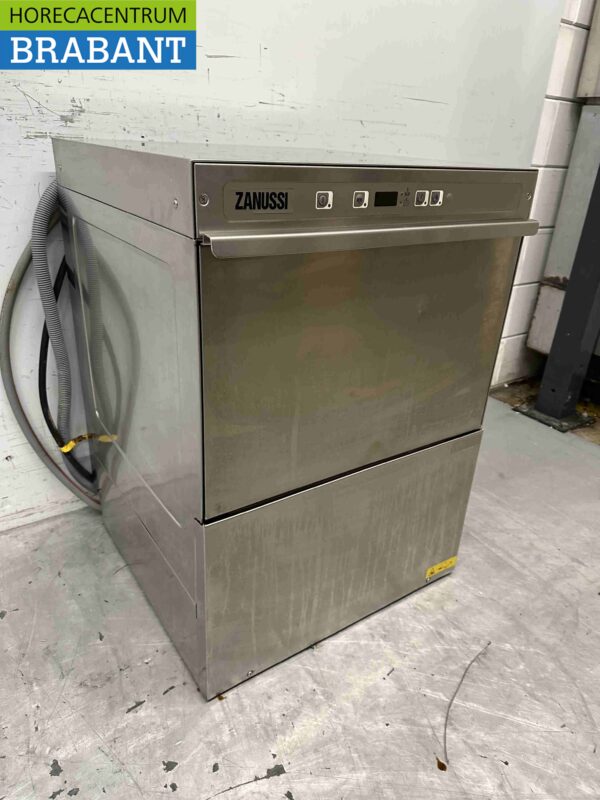 Stainless steel Zanussi LS5/3 Dishwasher Dishwasher Front Loader 400V Catering - Image 3