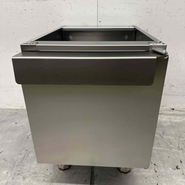 Stainless steel base with swing door 650 Series 40 cm Horeca