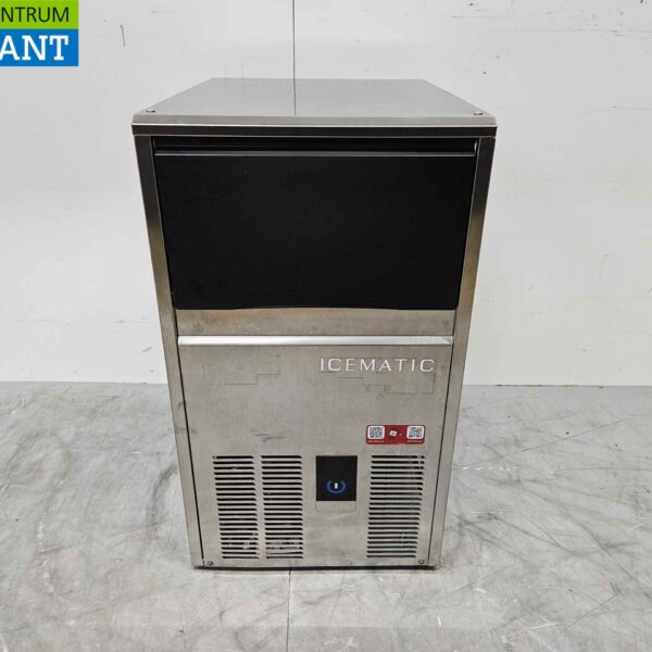 Stainless steel Icematic C38 ice cube machine ice cube machine 34 kg p/d 230V build 2023 Horeca