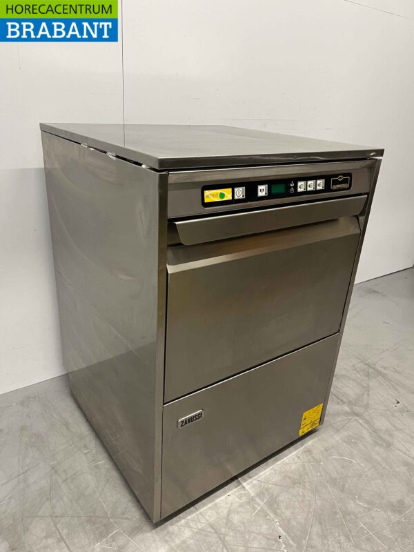 Stainless steel Zanussi LS6EA Dishwasher Front Loader 400V Catering - Image 3