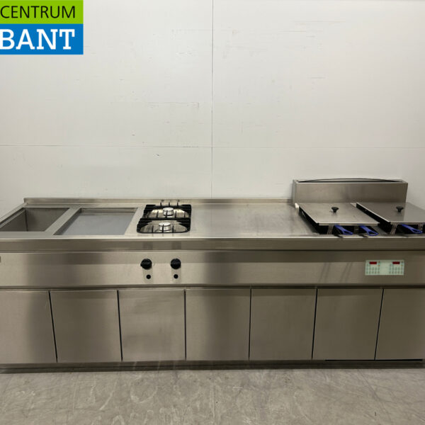 Stainless steel Kiremko Fado Baking line Electric mirror baking tray / griddle, Double fryer, Bain Marie and 2 burner stove 275 cm 230V + Natural Gas Catering