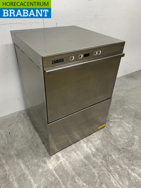 Stainless steel Zanussi NUC3 Dishwasher Dishwasher Front Loader 400V Catering - Image 3