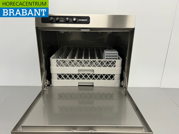 Stainless steel Adler ECO Dishwasher Front Loader with Drain Pump and Soap Dispenser 230V Catering - Image 5