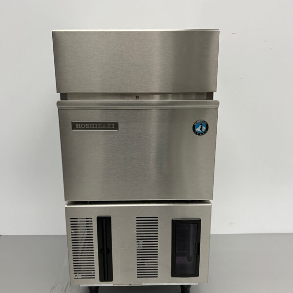 Stainless steel Hoshizaki IM-30CPE with 11.5 kg bunker Produces 30 kg per day 230V Catering