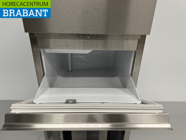 Stainless steel Hoshizaki IM-30CPE with 11.5 kg bunker Produces 30 kg per day 230V Catering - Image 4
