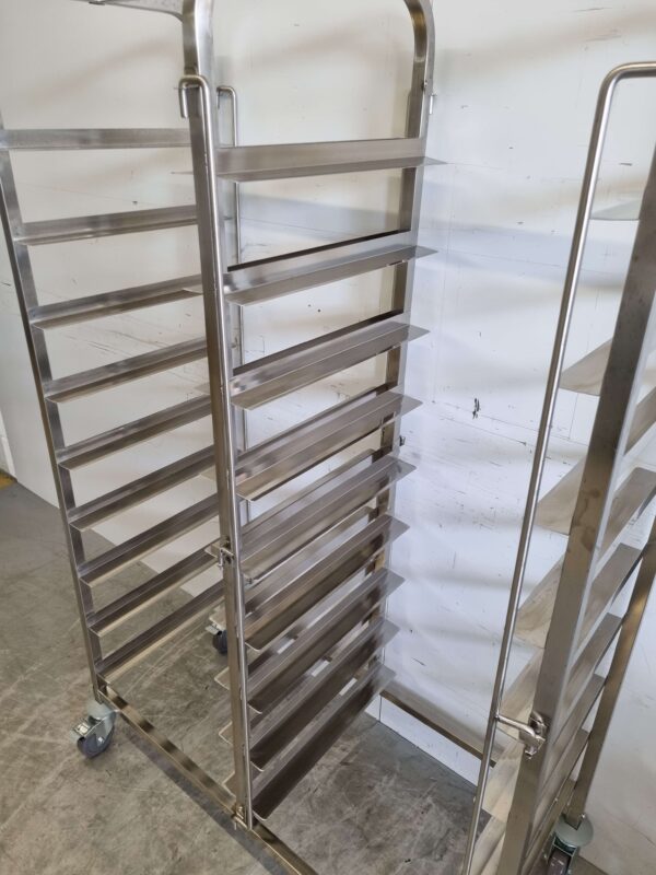 Stainless steel HCB Regal trolley for 18 wash crates wash baskets 50 x 50 cm Horeca - Image 4