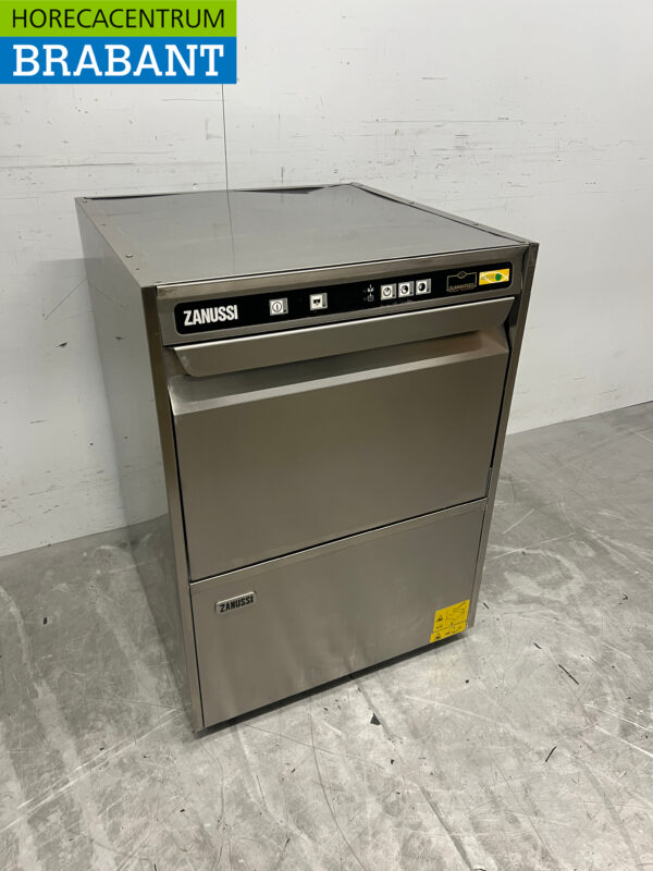 Stainless steel Zanussi LS6EAH Dishwasher Front Loader 400V Catering - Image 3