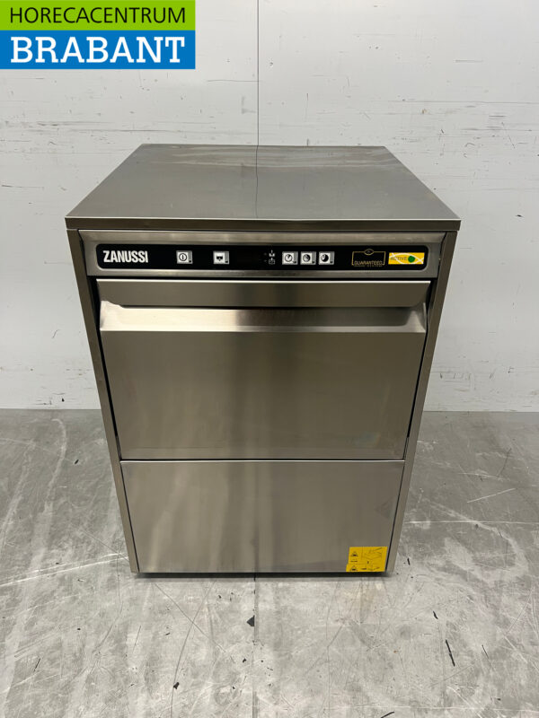 Stainless steel Zanussi Zucai Dishwasher Front Loading 400V Catering