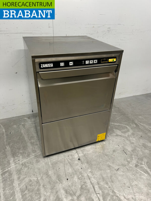 Stainless steel Zanussi Zucai Dishwasher Front Loading 400V Catering - Image 3