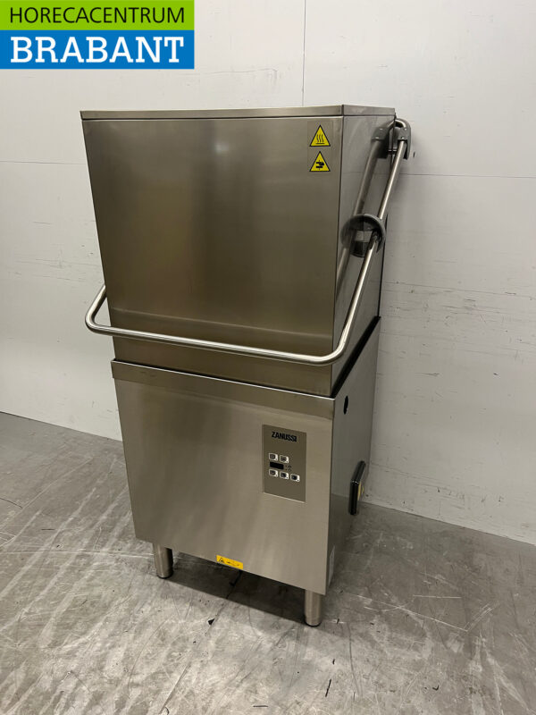 Stainless steel Zanussi NHT Sliding dishwasher 400V Catering - Image 2