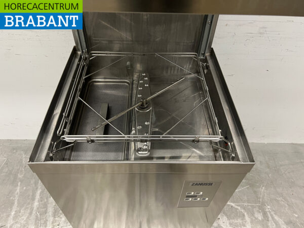 Stainless steel Zanussi NHT Sliding dishwasher 400V Catering - Image 4