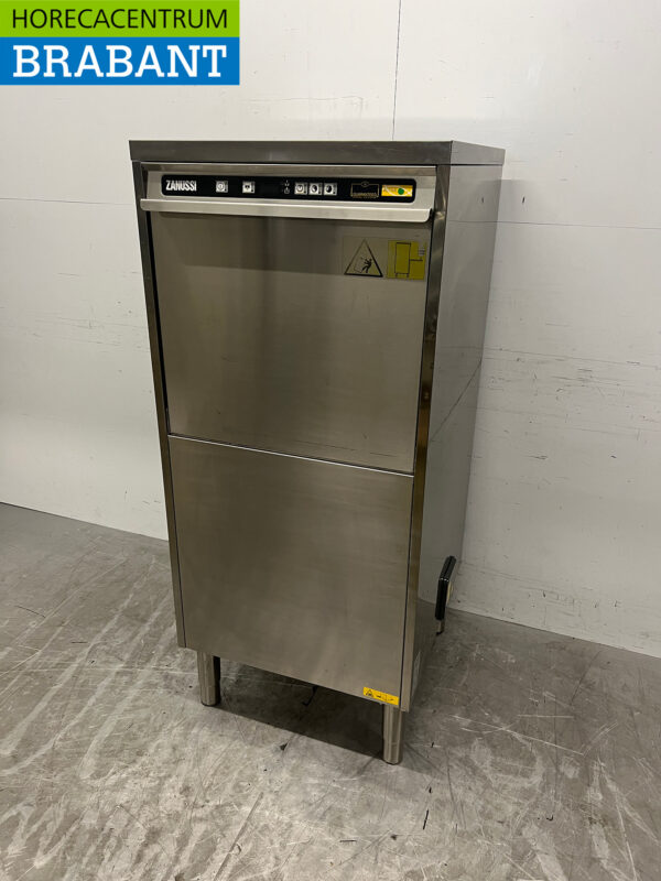 Stainless steel Zanussi Dishwasher with drain pump 400V Catering - Image 2