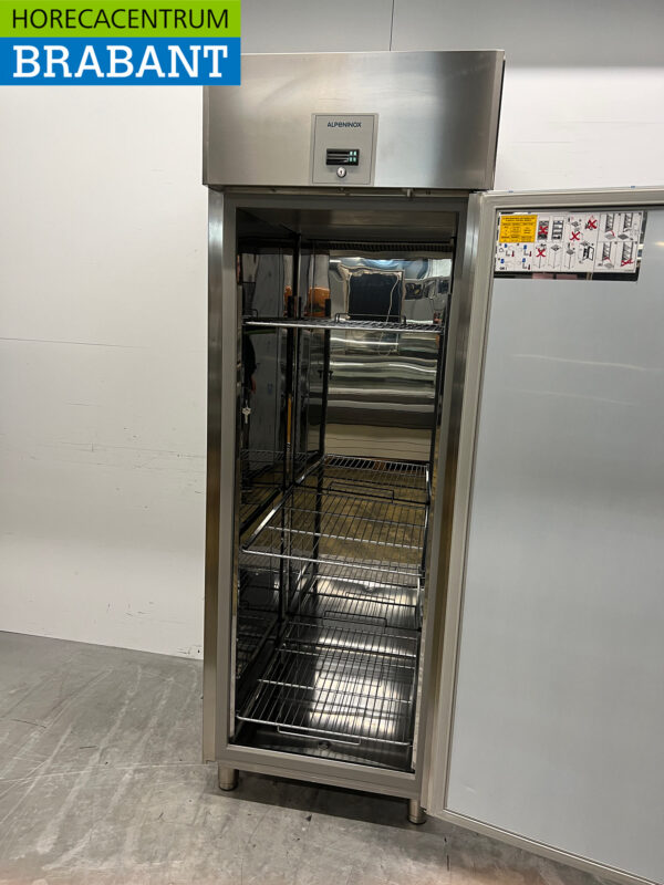 Stainless steel Alpeninox Refrigerator Cooling 670 liters 230V Horeca - Image 4