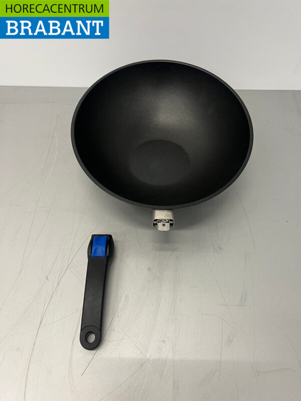 EUROLUX cast iron universal wok pan wok 32 x 36 cm - ceramic surface - PFOA-free - MADE IN GERMANY - Image 5