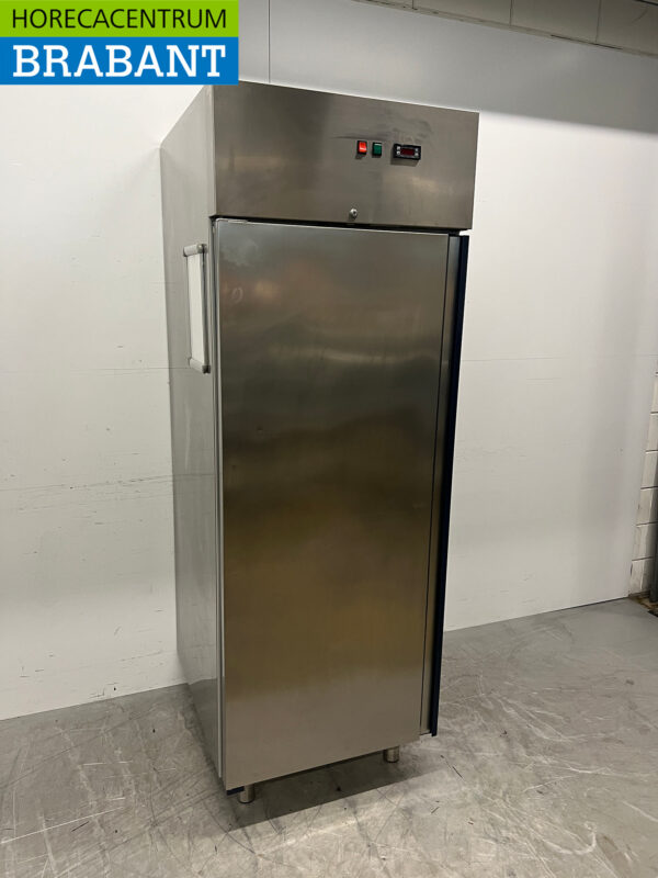 Stainless steel ISA Refrigeration Refrigerator 620 liters 230V Catering - Image 3