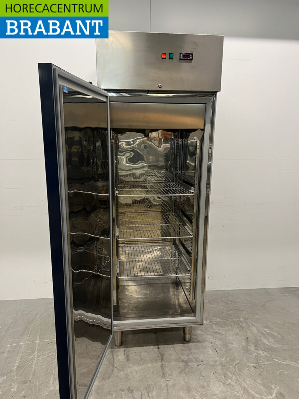 Stainless steel ISA Refrigeration Refrigerator 620 liters 230V Catering - Image 4