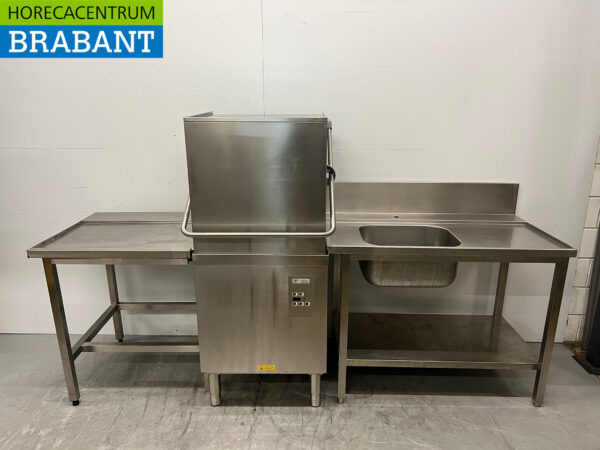 Stainless steel Zanussi Pass-through dishwasher with on and off table Laundry 400V Catering