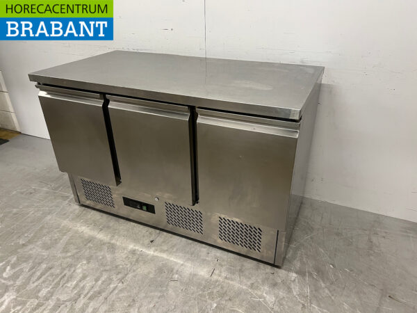 Stainless steel Saro Refrigerated Workbench 3 doors 136 cm 230V Catering - Image 2
