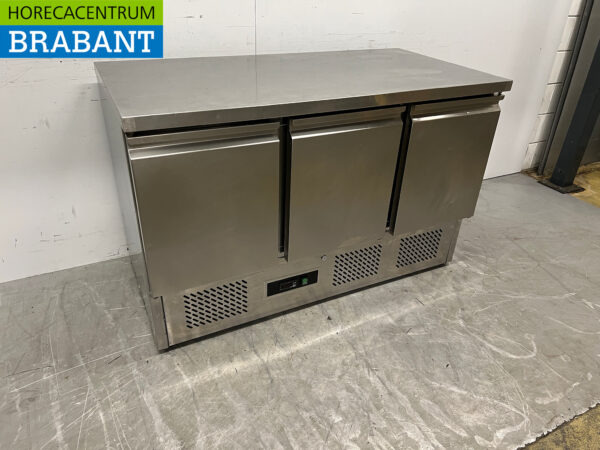 Stainless steel Saro Refrigerated Workbench 3 doors 136 cm 230V Catering - Image 3