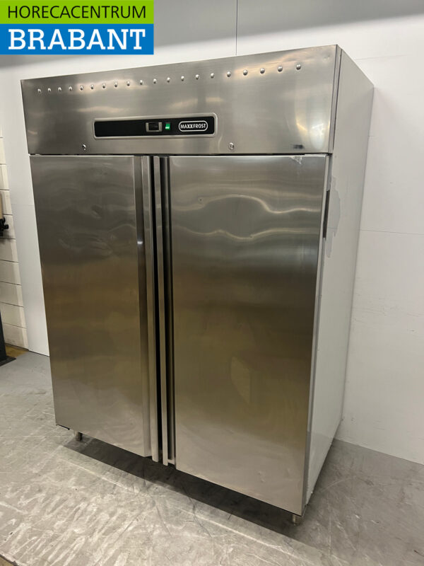 Stainless steel Maxxfrost Double door Refrigerator 1300 liters 230V Catering - Image 3