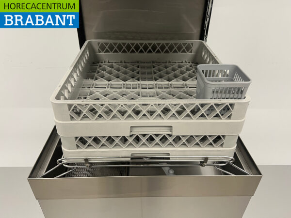 Stainless steel Adler EVO Pass-through dishwasher with drain pump and water softener 400V Horeca - Image 4