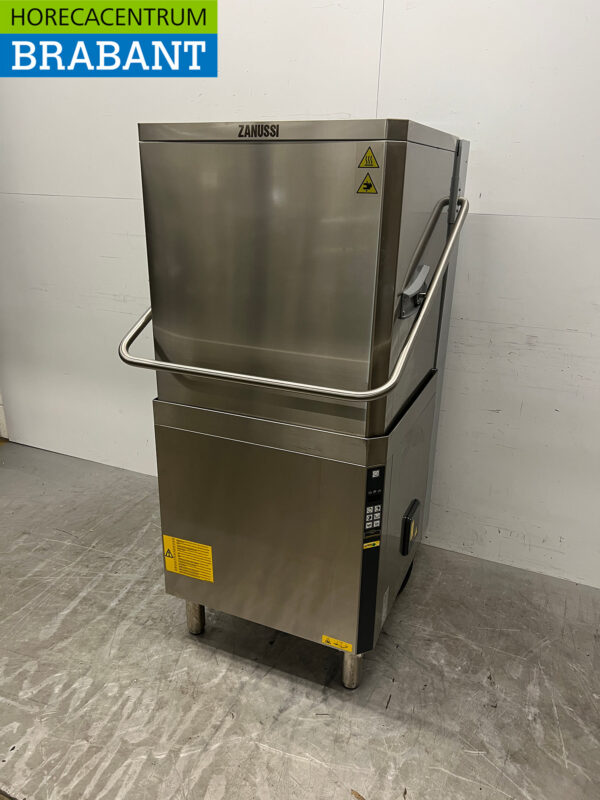 Stainless steel Zanussi Sliding dishwasher Drain pump 400V Catering - Image 2