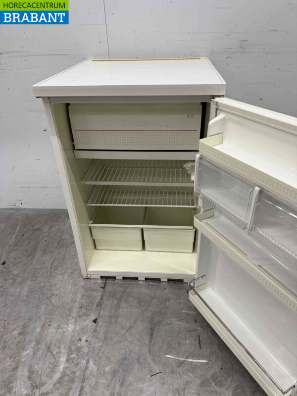 Frigidaire refrigerator fridge with freezer compartment 155 liters 230V Horeca - Image 4