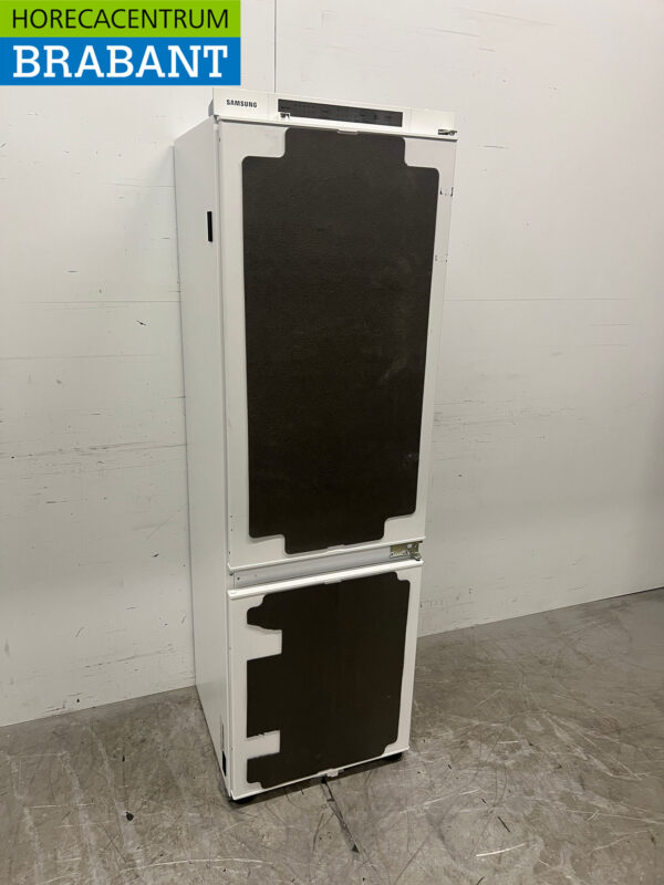 Samsung Built-in Refrigerator-Freezer 267 liters 230V - Image 3