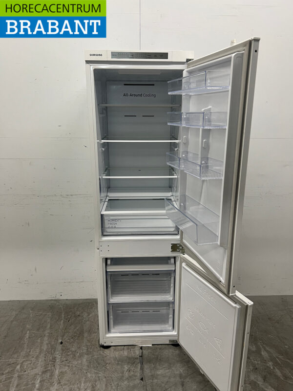 Samsung Built-in Refrigerator-Freezer 267 liters 230V - Image 4