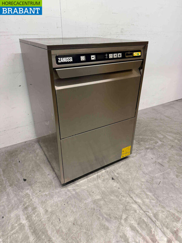 Stainless steel Zanussi ZUCAI Dishwasher 230V Catering - Image 3