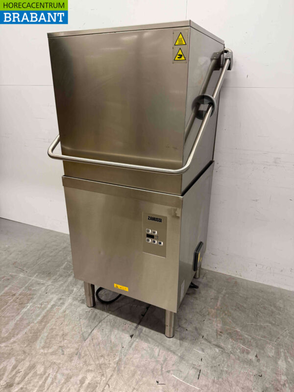 Stainless steel Zanussi NHT Sliding dishwasher 400V Catering - Image 2