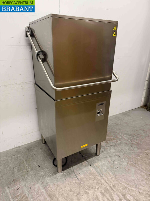 Stainless steel Zanussi NHT Sliding dishwasher 400V Catering - Image 3