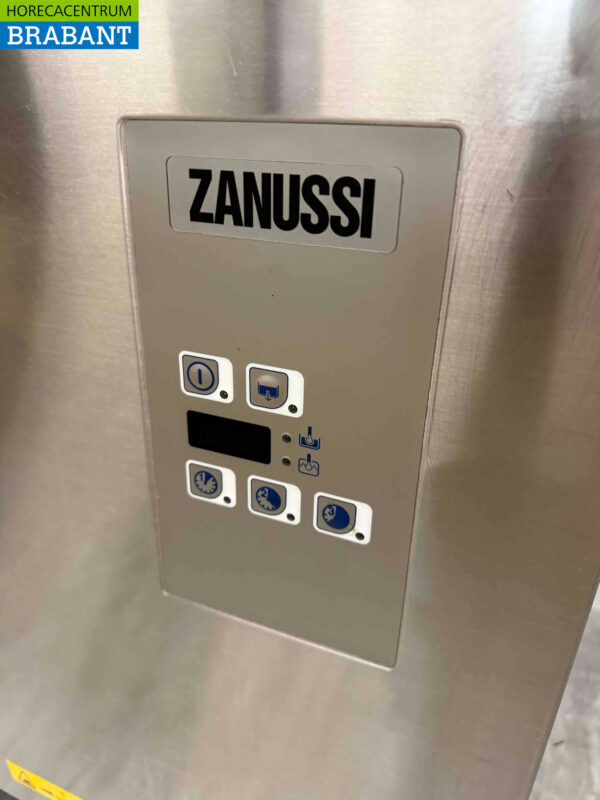 Stainless steel Zanussi NHT Sliding dishwasher 400V Catering - Image 4