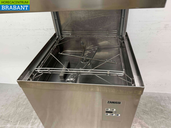 Stainless steel Zanussi NHT Sliding dishwasher 400V Catering - Image 5