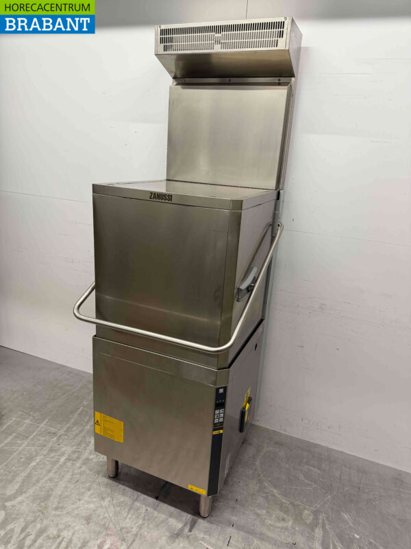 Stainless steel Zanussi ZHT8IELG Sliding dishwasher Heat Recovery 400V Catering - Image 3