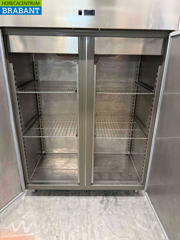 Stainless steel Rubbens Double Door Freezer 1400 liters 230V Horeca (kopie) - Image 4
