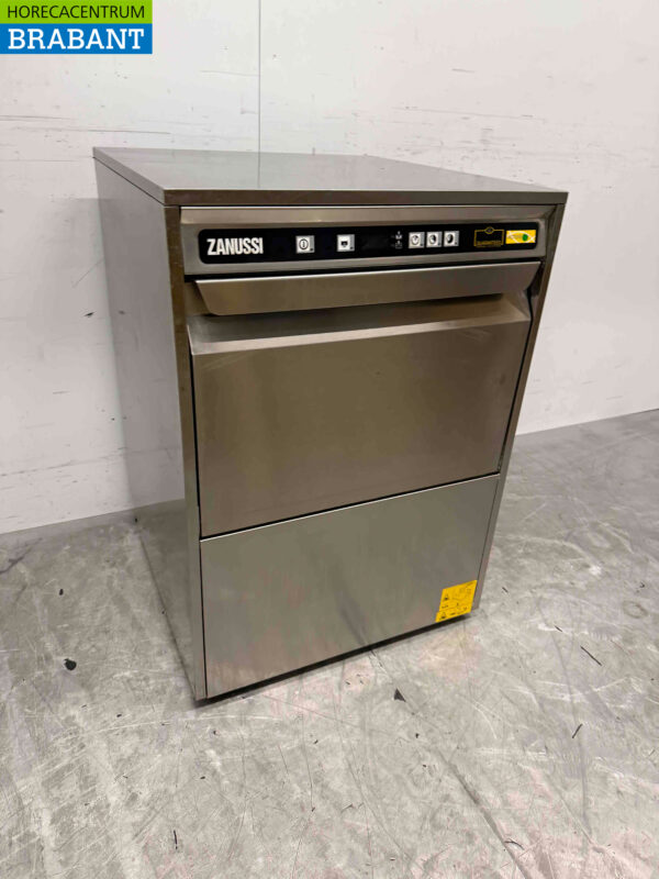 Stainless steel Zanussi ZUCAI Dishwasher 230V Catering (kopie) - Image 2
