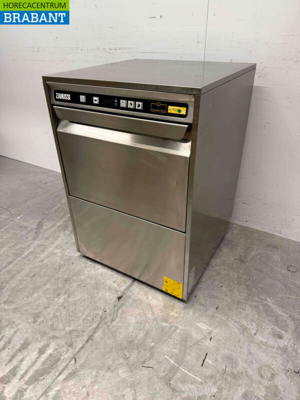 Stainless steel Zanussi ZUCAI Dishwasher 230V Catering (kopie) - Image 3