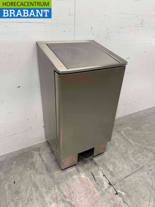 Stainless steel Nayati trash can with foot control 60 liters Catering - Image 3