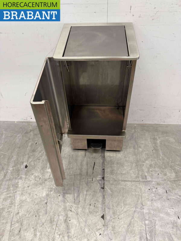 Stainless steel Nayati trash can with foot control 60 liters Catering - Image 4