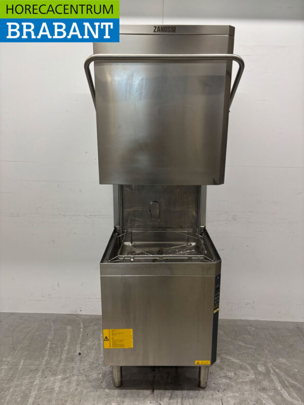 Stainless steel Zanussi ZHT8 Sliding dishwasher 400V Catering - Image 4